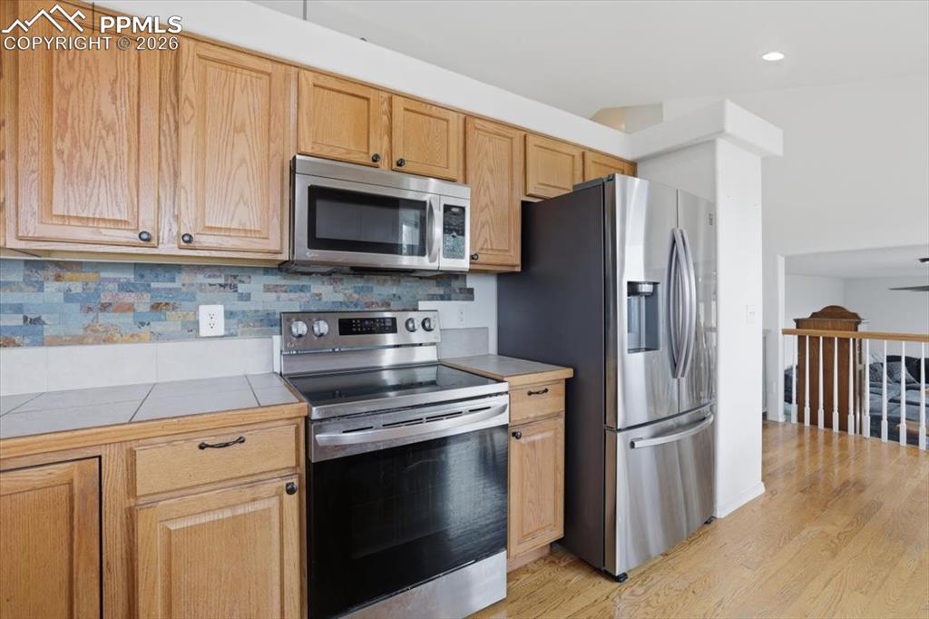 Image 19 of 49: Kitchen