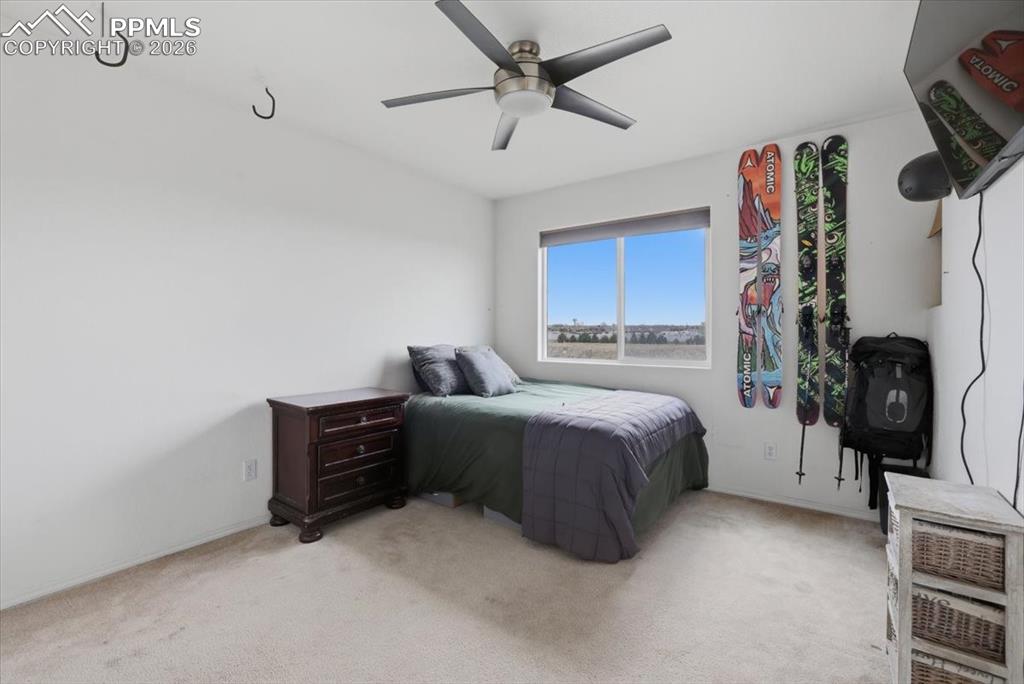 Image 38 of 49: Bedroom