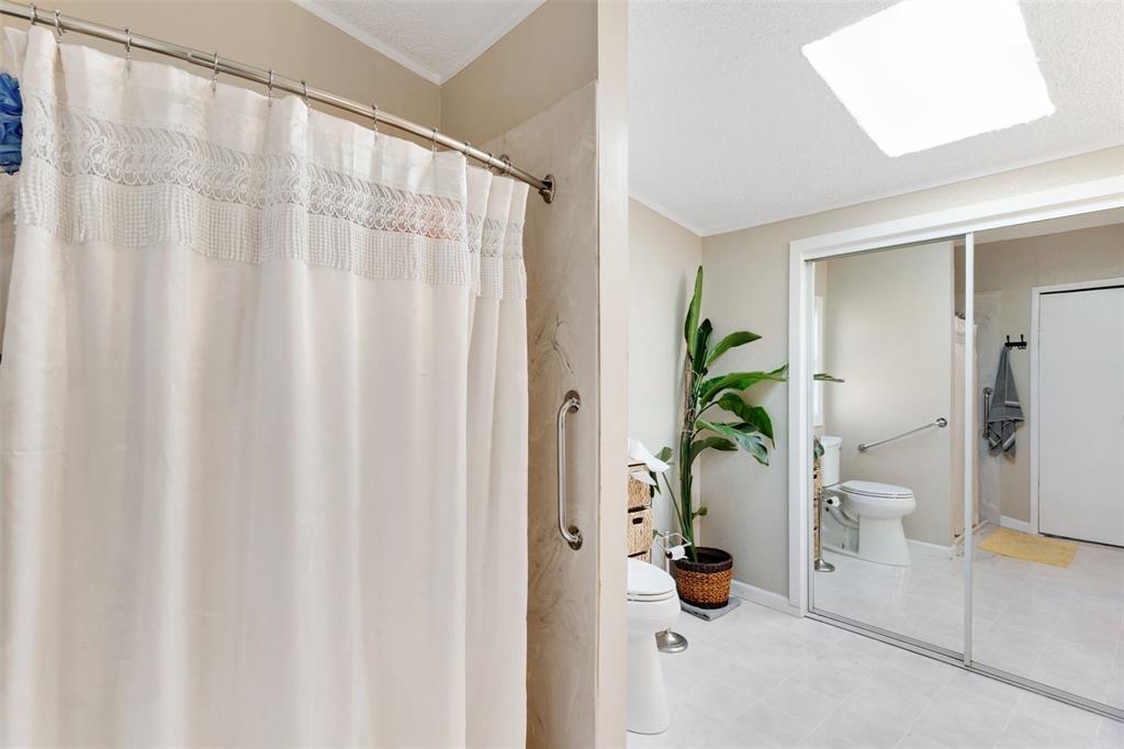 Image 22 of 25: No Description Available