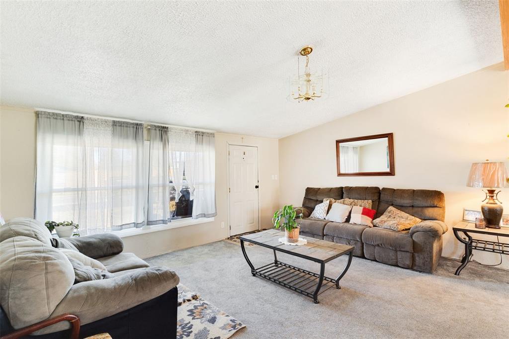 Image 4 of 25: No Description Available