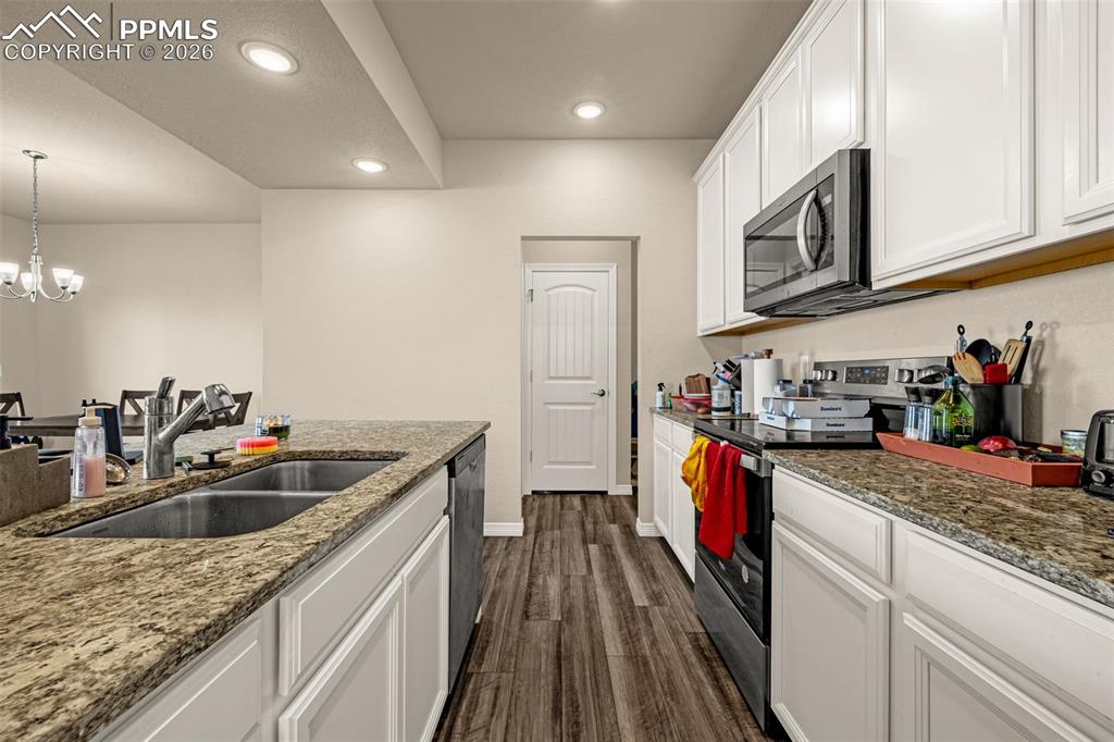 Image 11 of 42: Kitchen