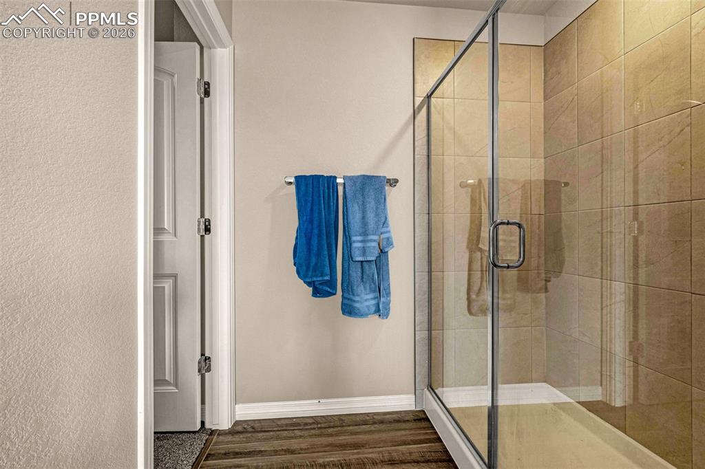 Image 17 of 42: Bathroom