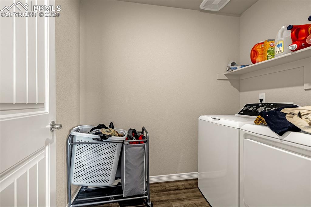 Image 21 of 42: Laundry