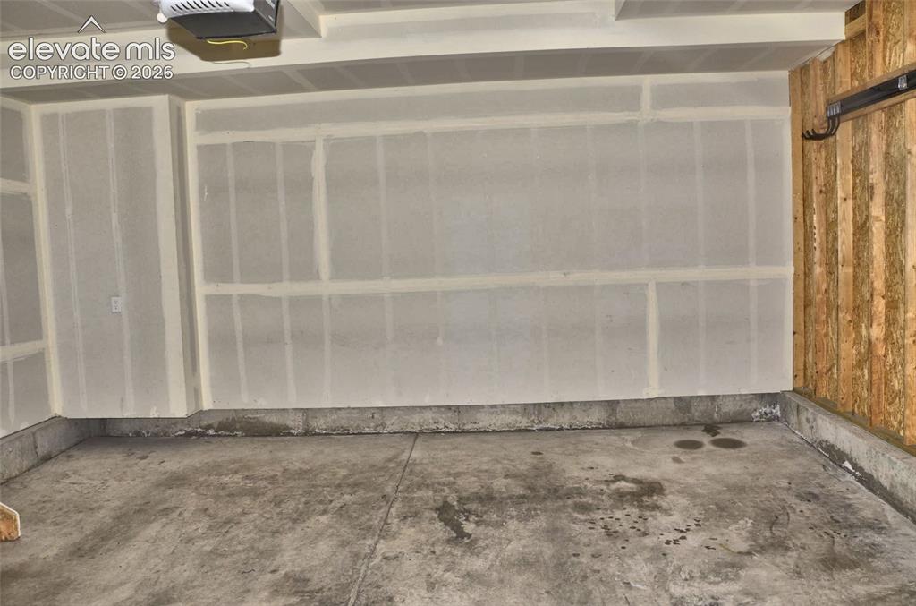 Image 12 of 12: Garage