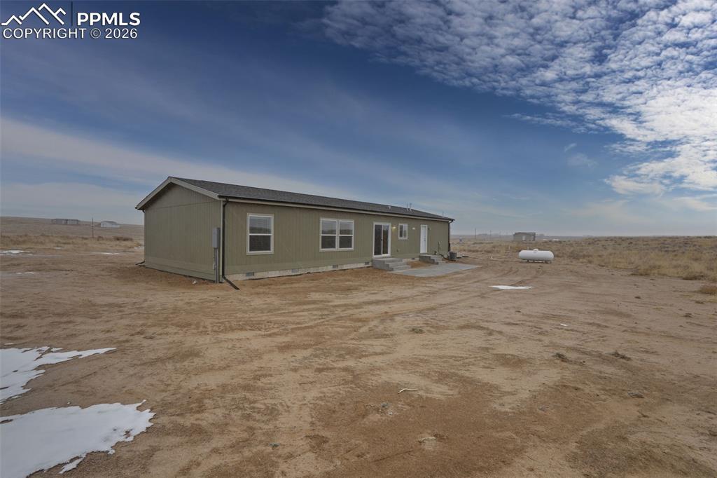 Image 18 of 28: Back of Structure