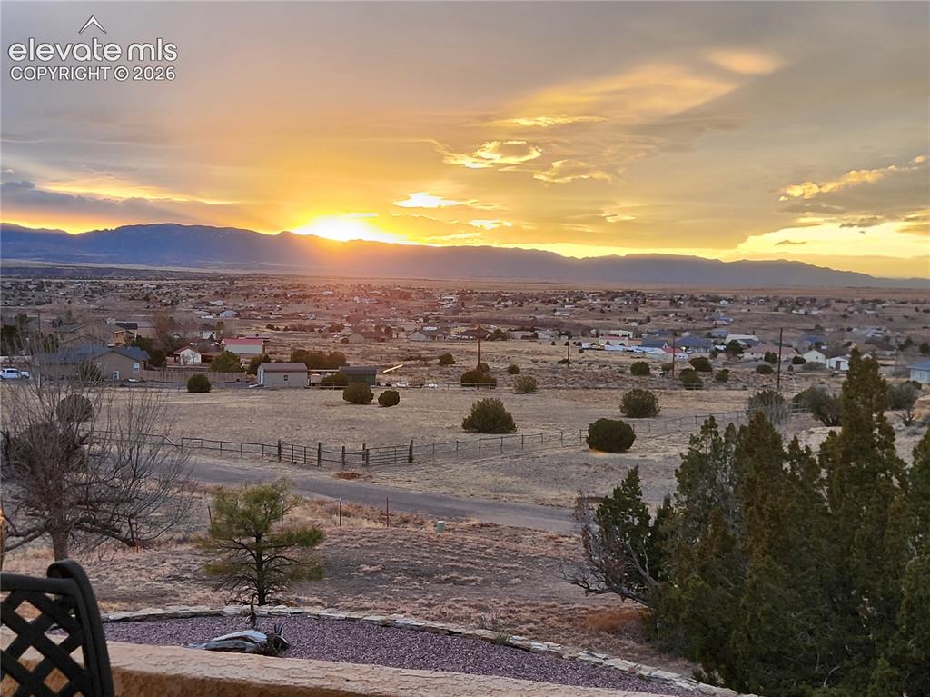 Image 48 of 50: Breathtaking sunsets