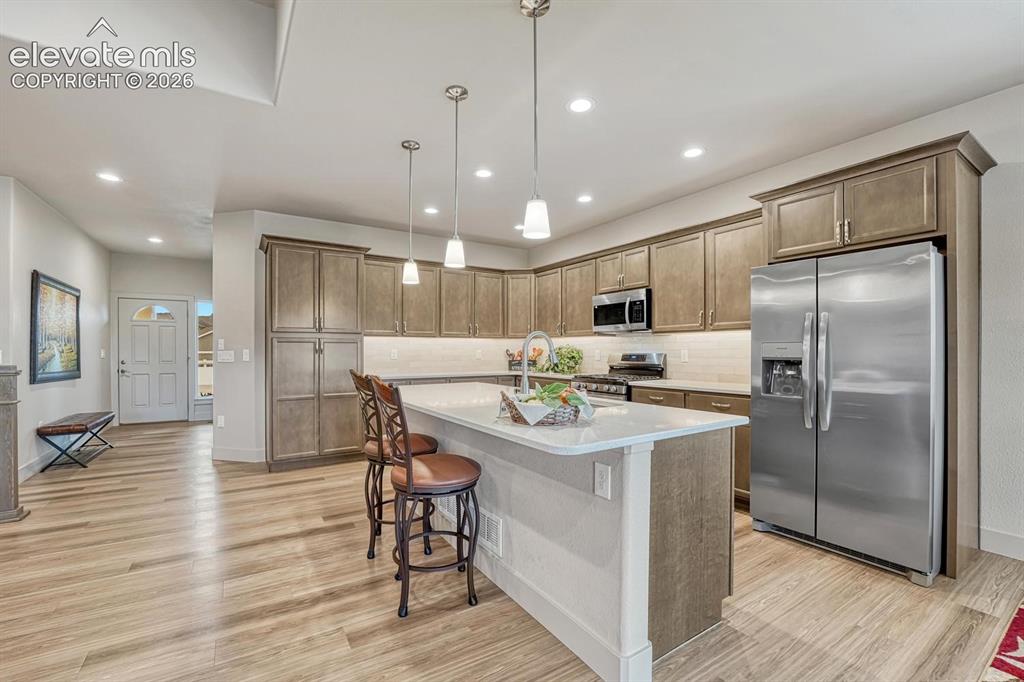 Image 8 of 50: Kitchen