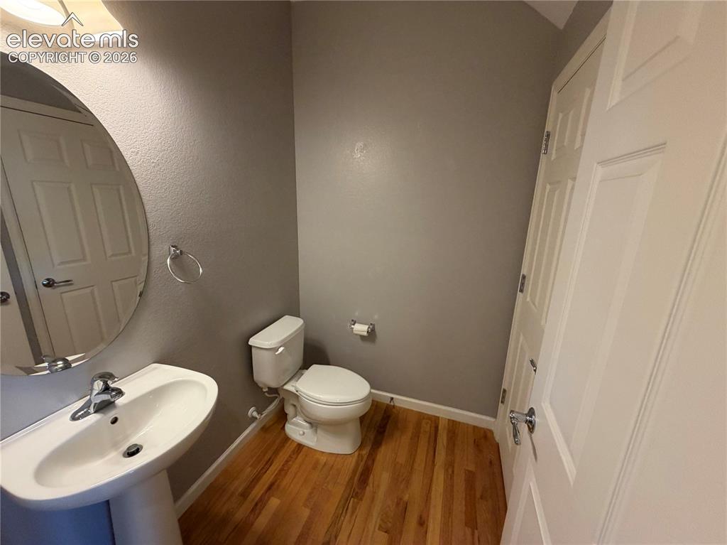 Image 8 of 25: Bathroom