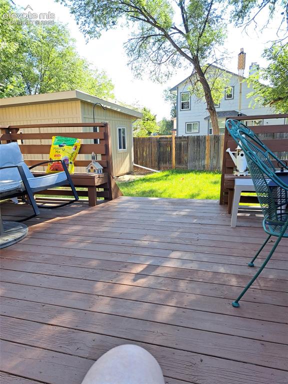 Image 15 of 15: Deck