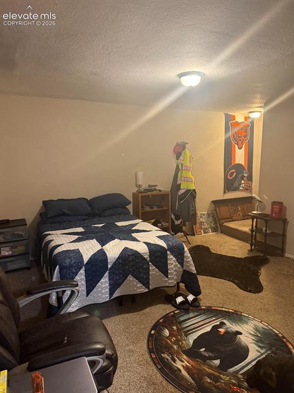 Image 4 of 12: Bedroom