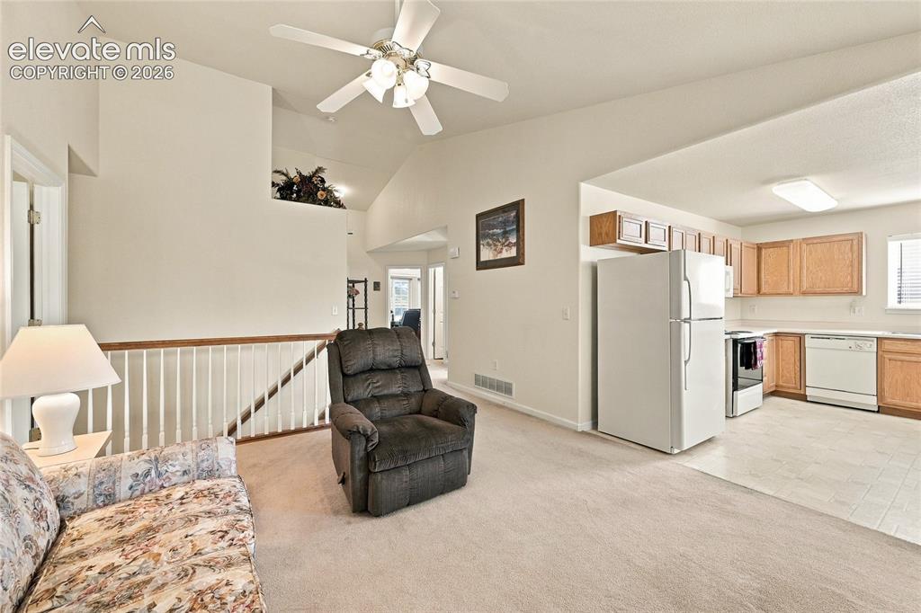 Image 15 of 41: Sitting Room