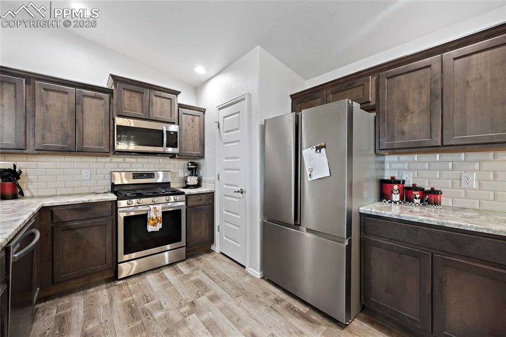 Image 12 of 36: Kitchen