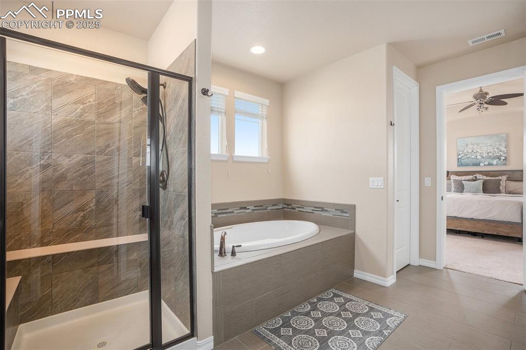 Image 11 of 27: Bathroom