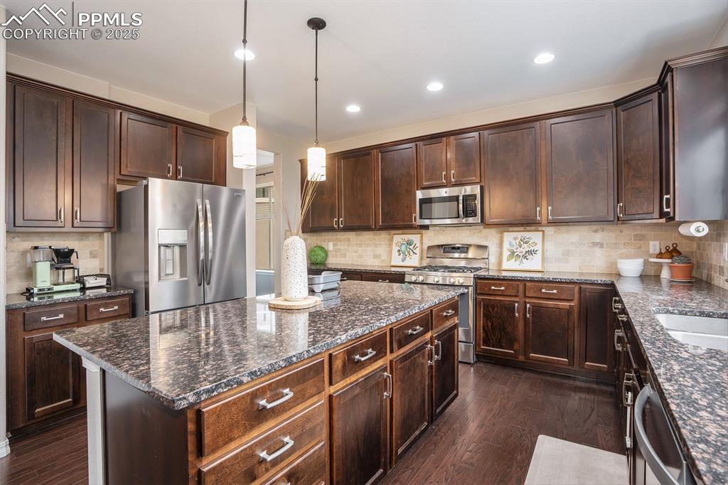 Image 2 of 27: Kitchen