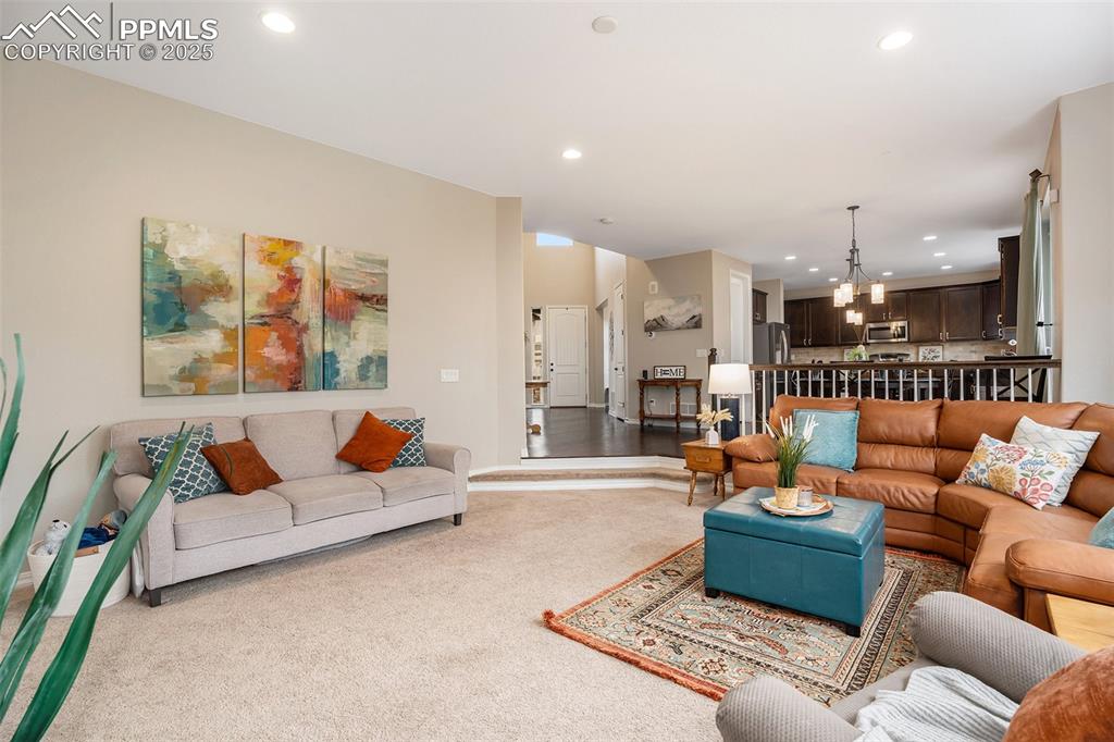 Image 4 of 27: Living Room