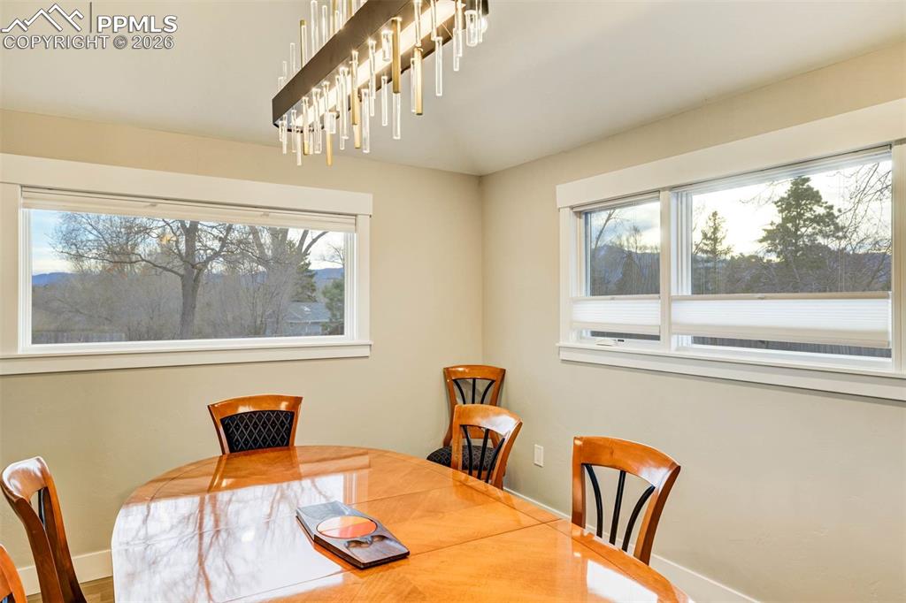 Image 20 of 50: Dining Room