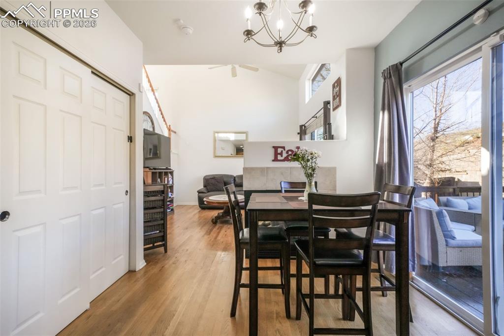 Image 12 of 50: Dining Area