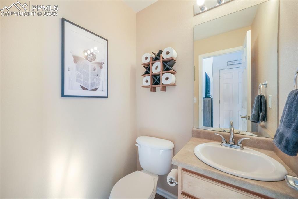 Image 19 of 50: Bathroom