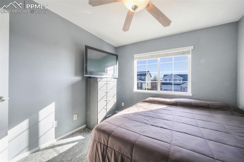 Image 29 of 50: Bedroom