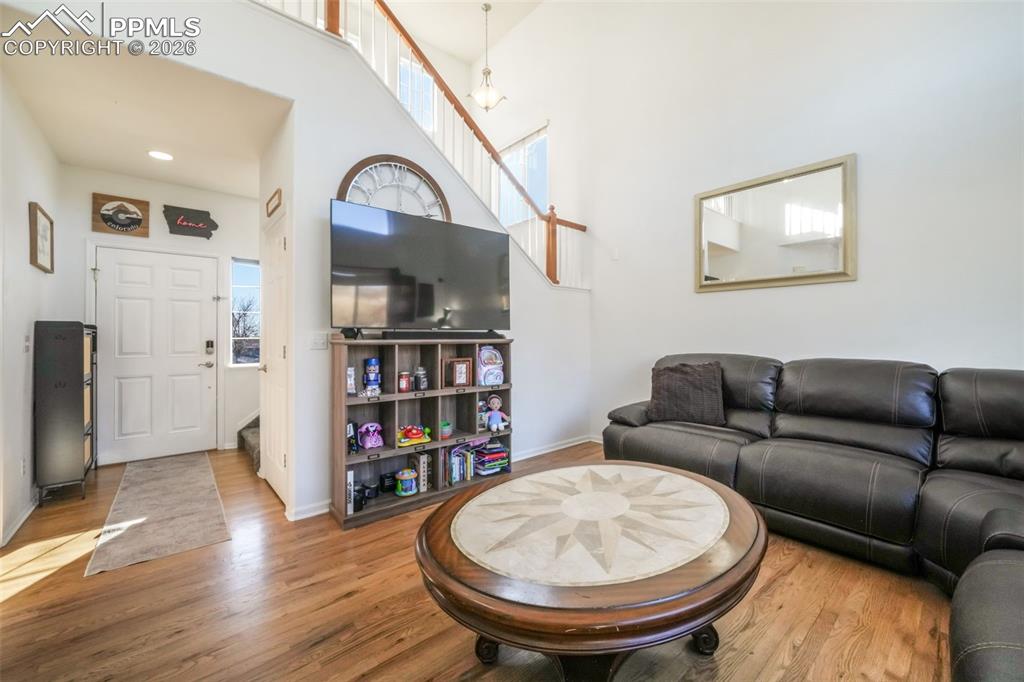 Image 3 of 50: Living Room