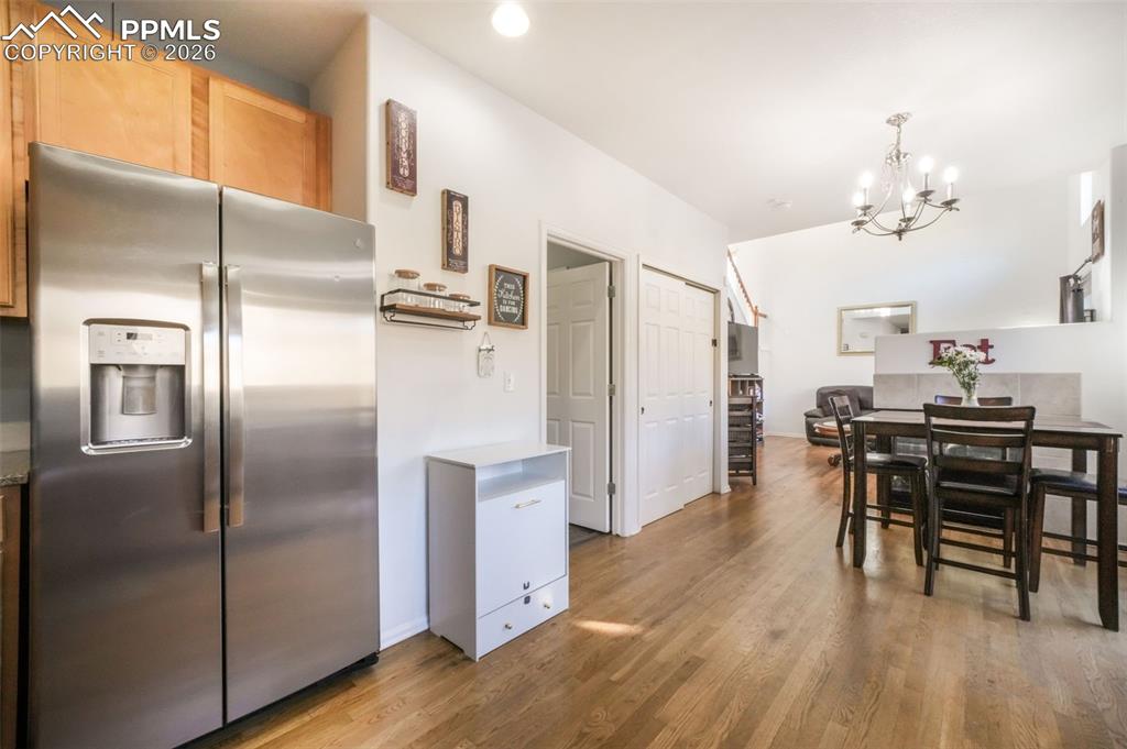 Image 5 of 50: Kitchen