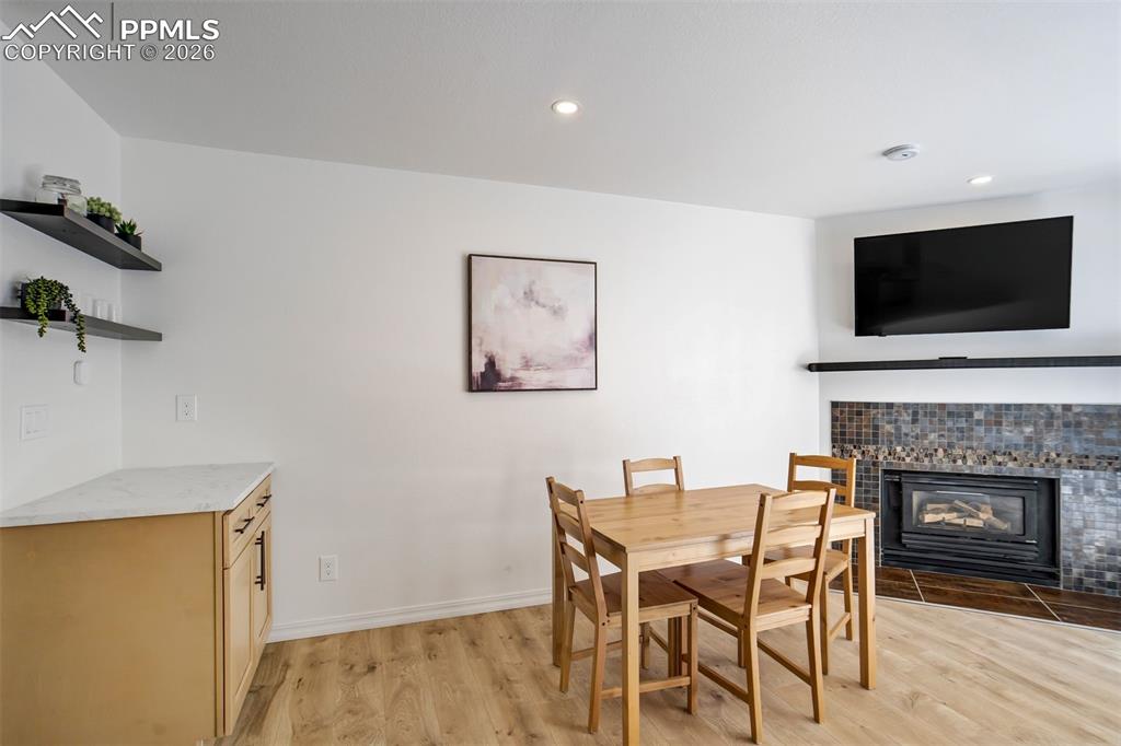 Image 11 of 39: Coffee nook space just off the dining area. 