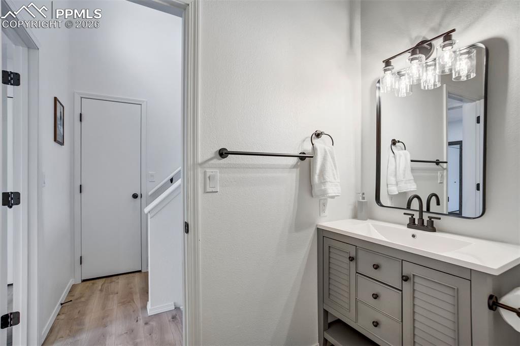 Image 23 of 39: Second access to the bathroom. 