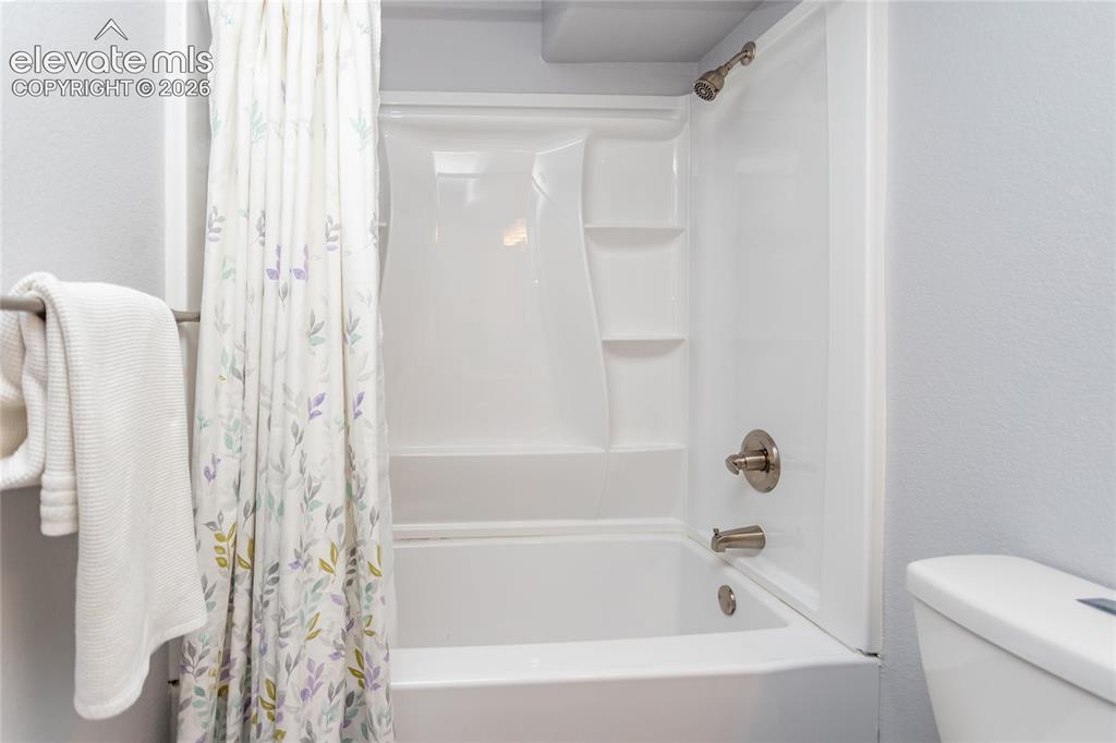 Image 39 of 44: Basement bathroom