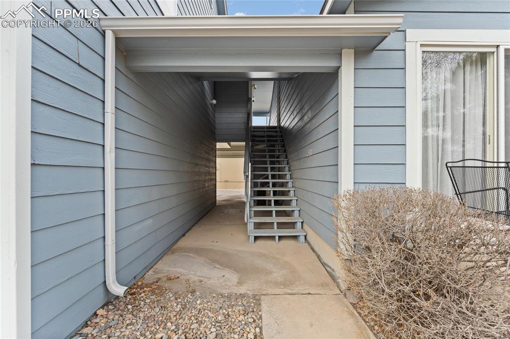Image 2 of 16: Property entrance