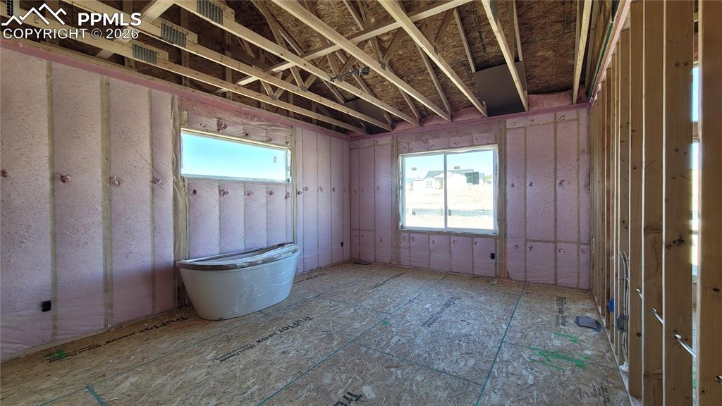 Image 10 of 17: Master Bedroom