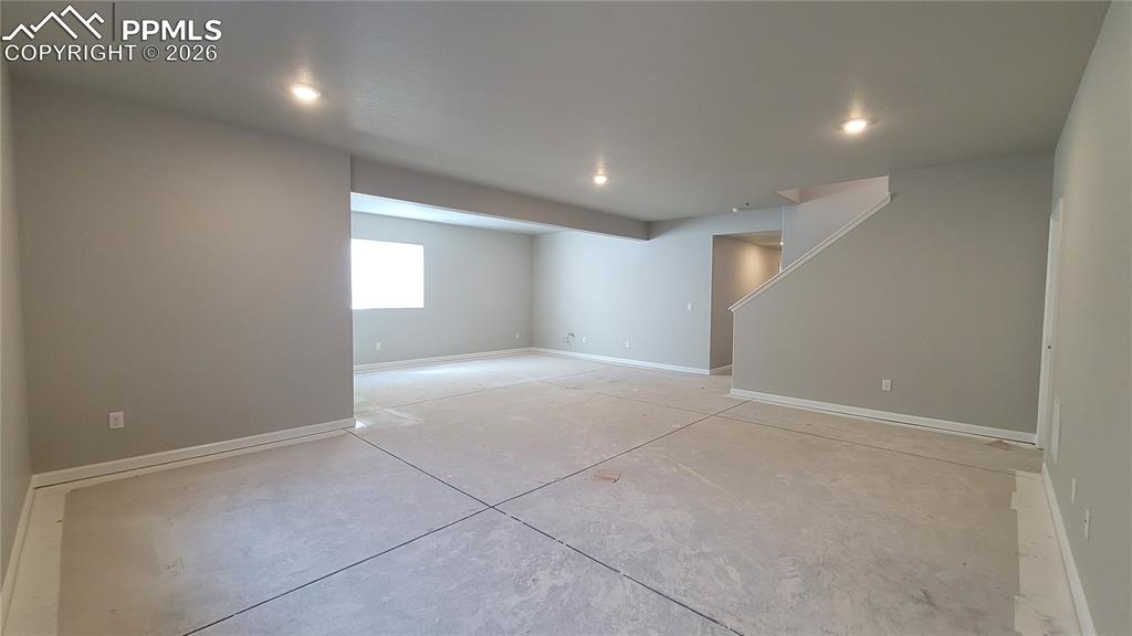 Image 18 of 25: Family Room