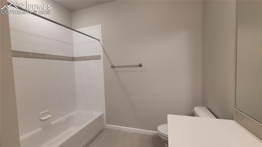 Image 30 of 38: Bathroom