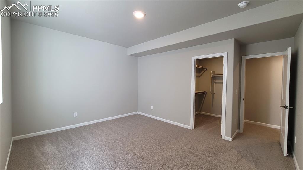 Image 35 of 38: Bedroom