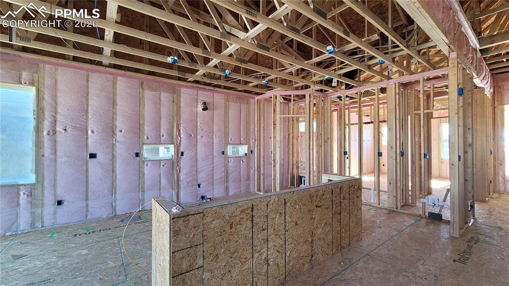 Image 7 of 17: Kitchen