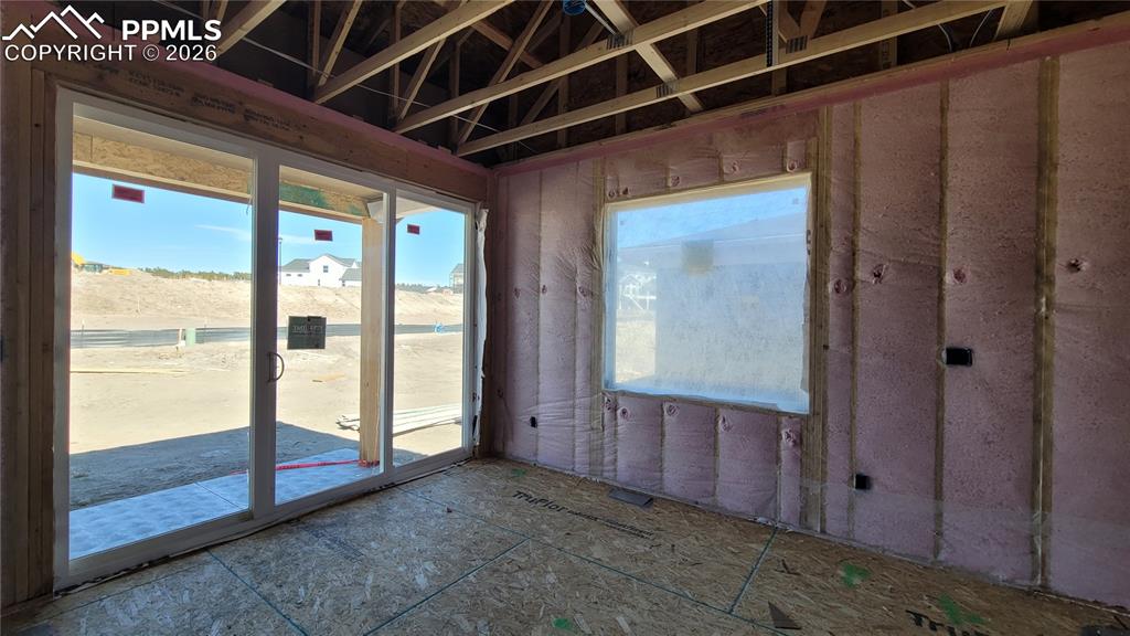 Image 8 of 17: Dining Area