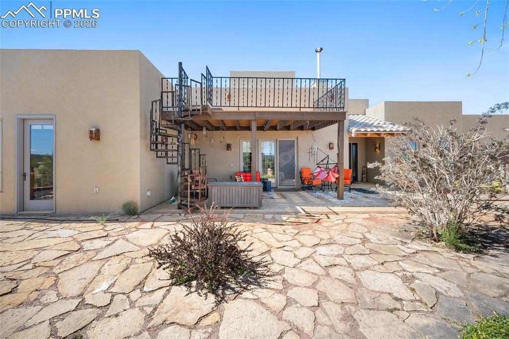 Image 3 of 47: Back of Structure