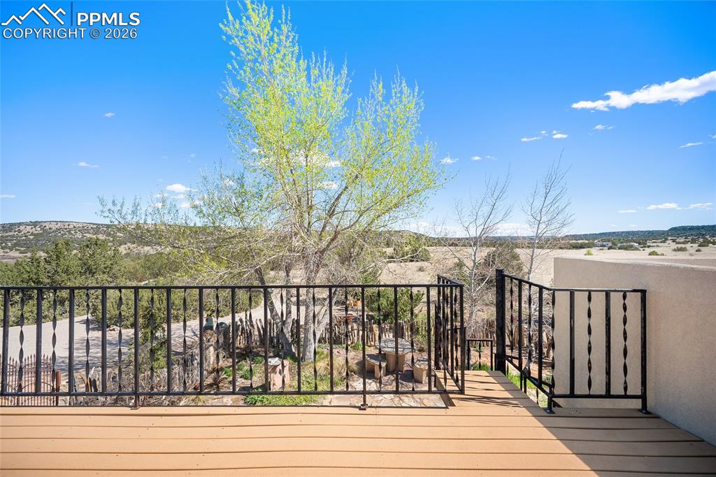 Image 36 of 47: Deck