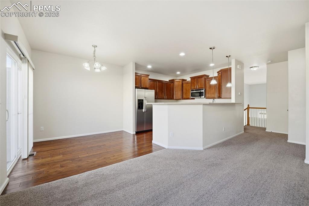 Image 18 of 50: Kitchen