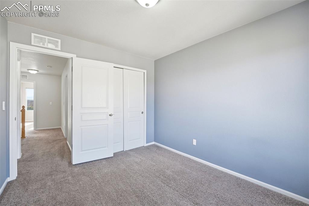 Image 27 of 50: Bedroom