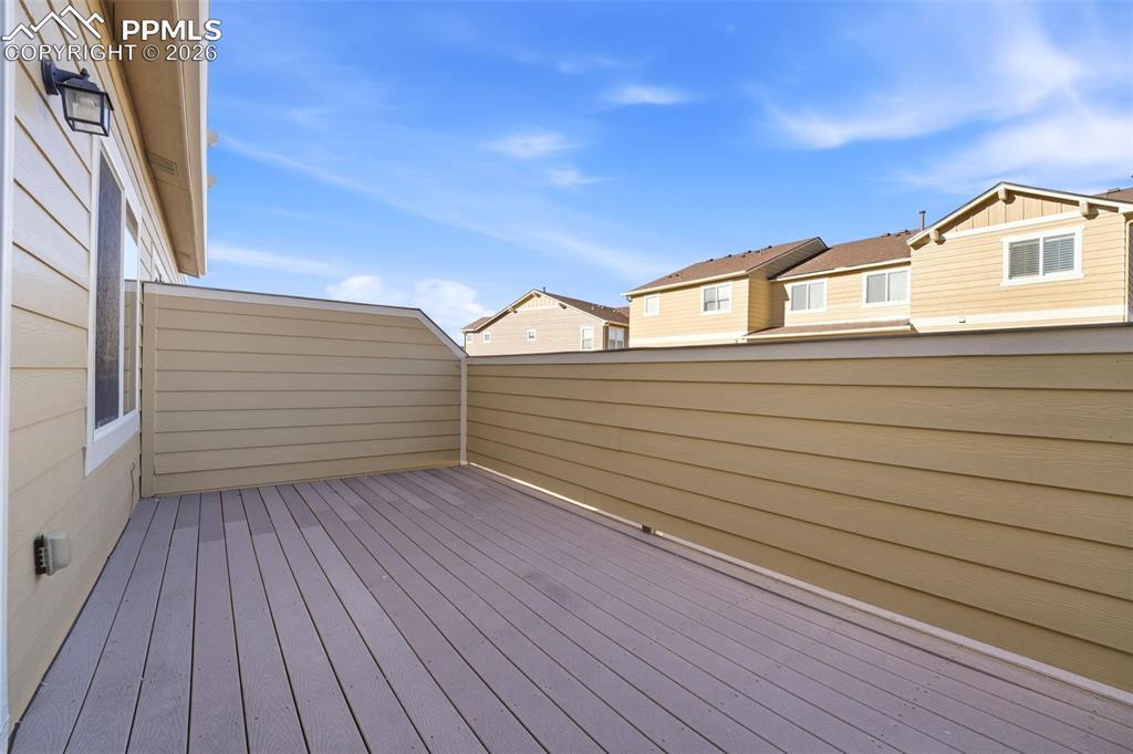 Image 38 of 50: Deck