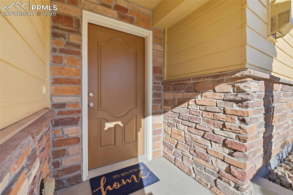 Image 4 of 50: Entry