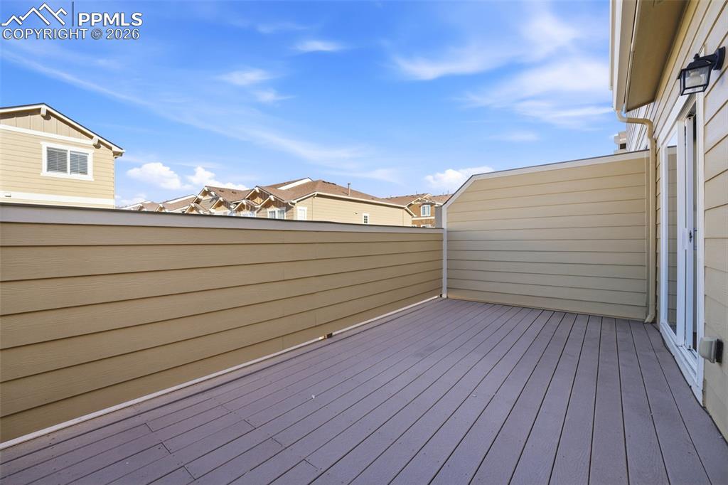 Image 41 of 50: Deck