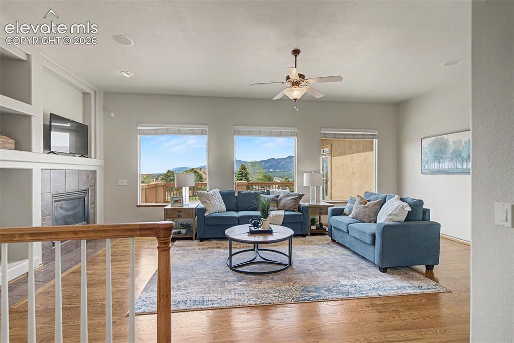 Image 11 of 50: Living Room