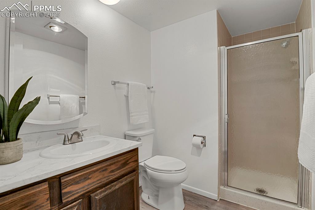 Image 15 of 31: Bathroom