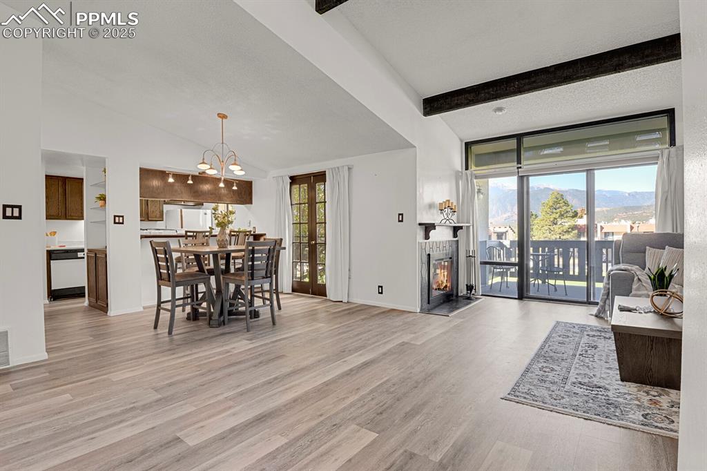 Image 2 of 31: Dining Area