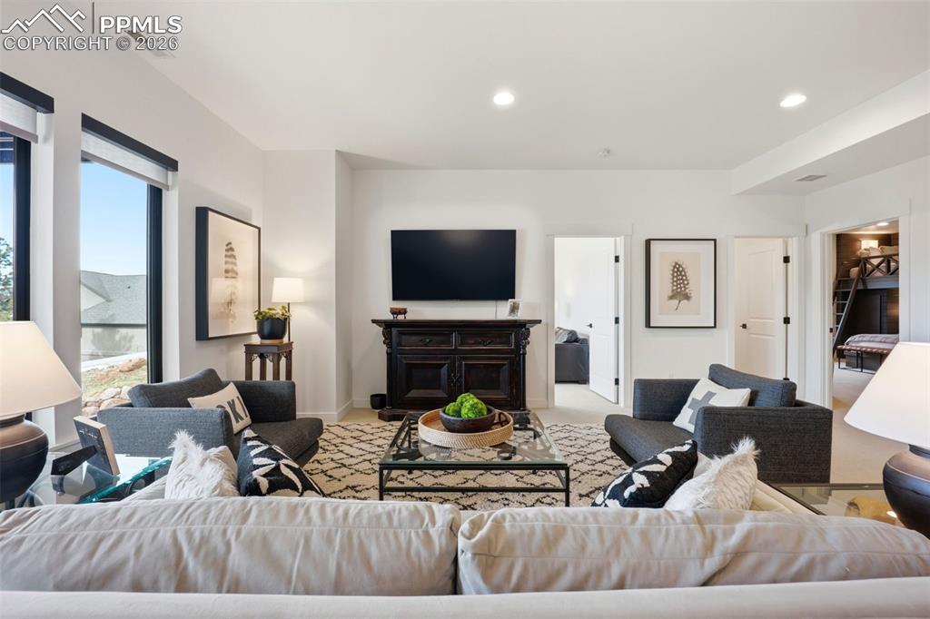 Image 37 of 50: Living Room