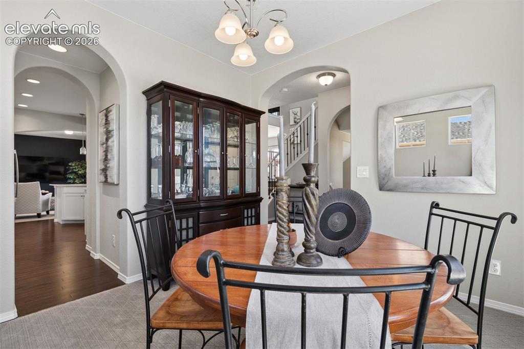 Image 17 of 50: Dining Area