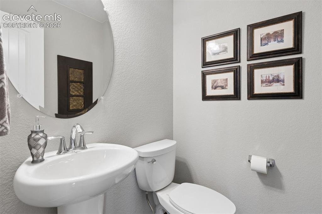 Image 43 of 50: Bathroom