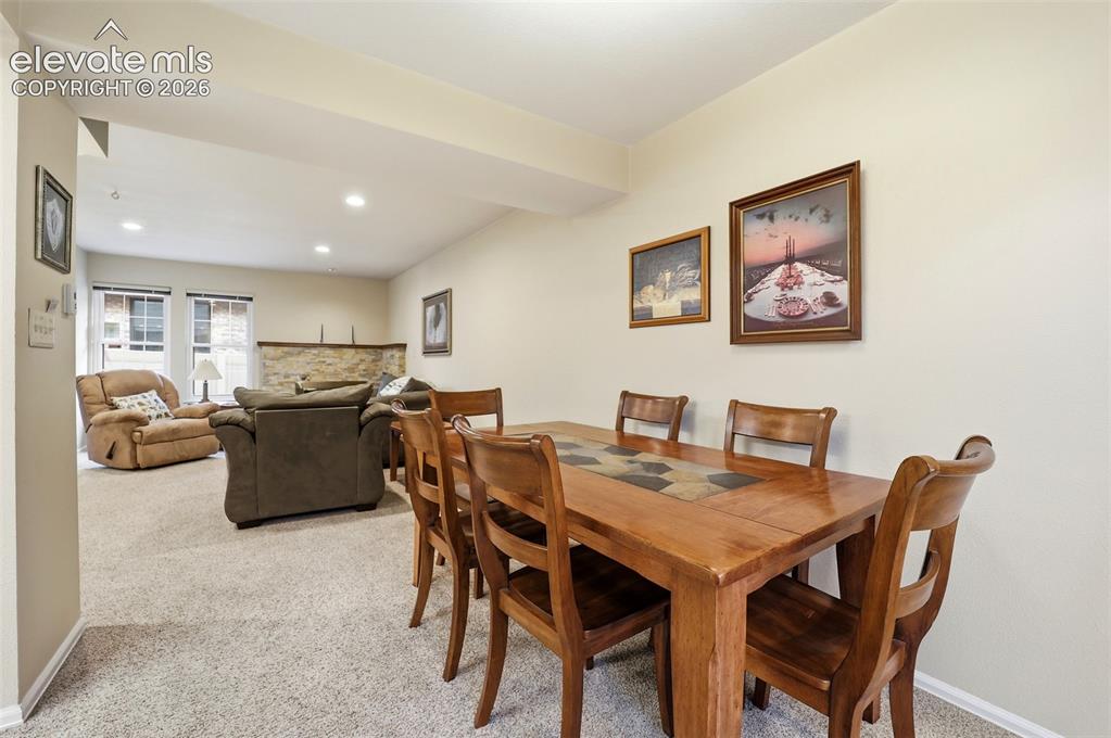 Image 10 of 40: Dining Area