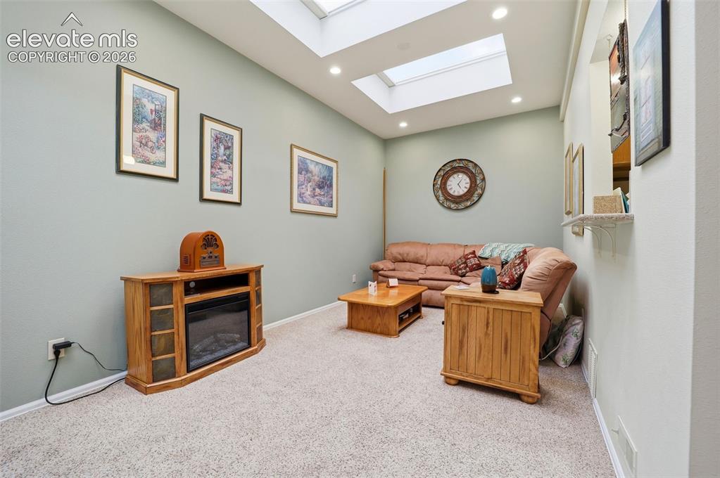Image 16 of 40: Living Room